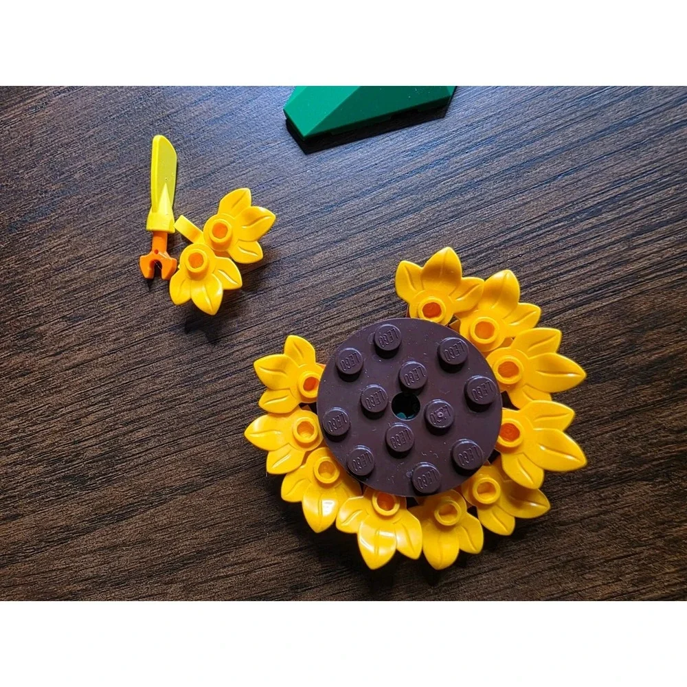 Sunflower Building Kit - 2 Sunflowers With Stems & Leaves - DIY - Picture 10 of 15